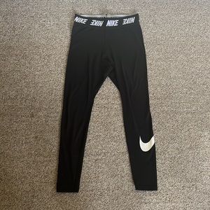 Nike Sportswear Club Women's High-Rise Leggings